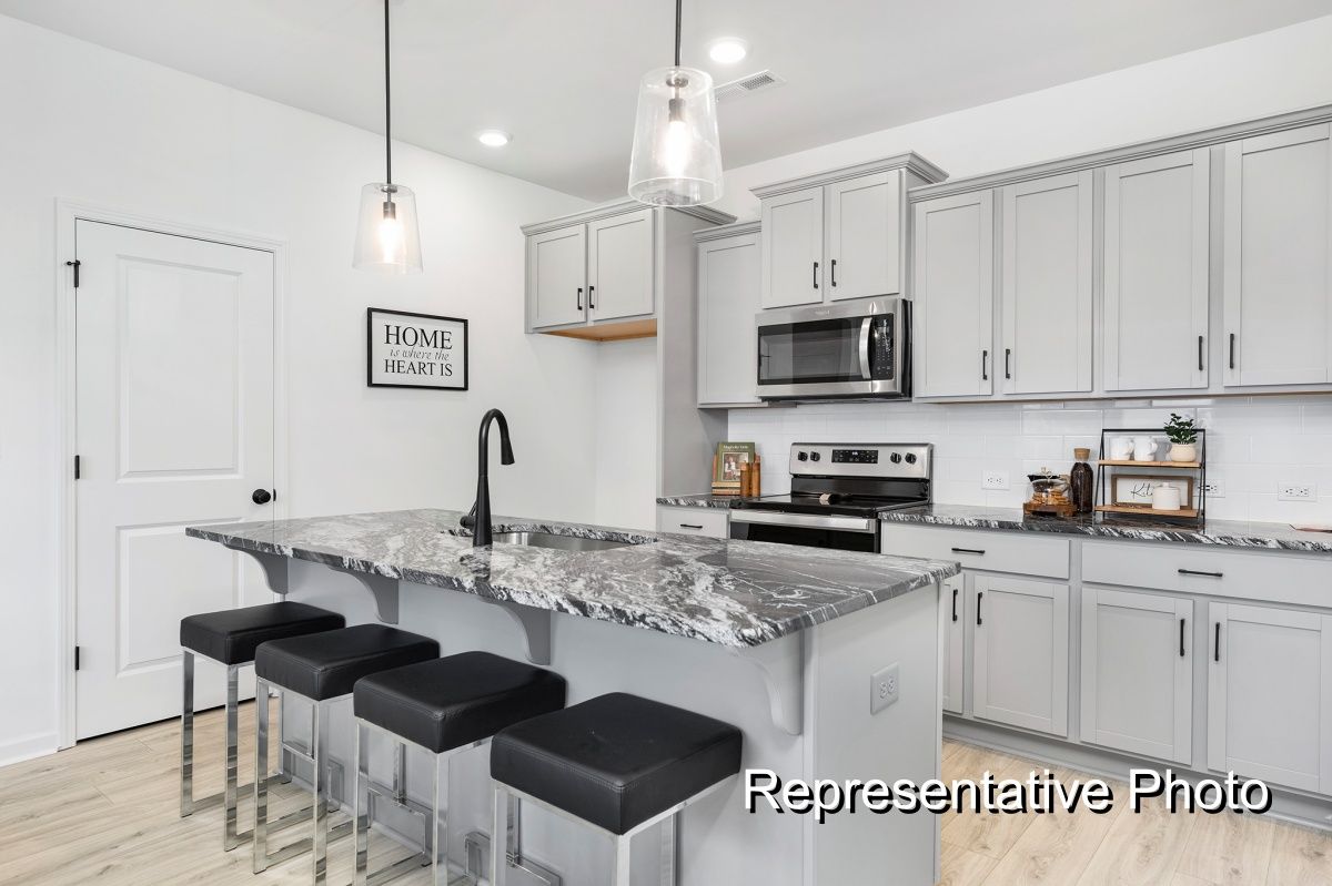 kitchen  436 Adams Street SE, Hutchinson, MN, 55350 | MLS: 6709595